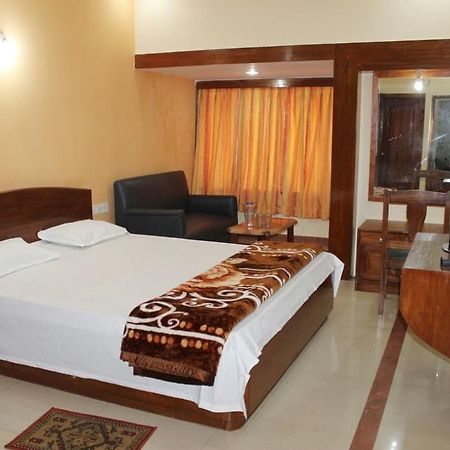 Marina Beach House Hotel Puri Exterior foto
